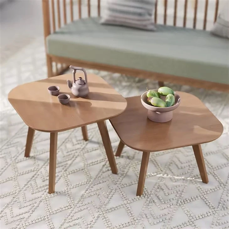 Pequeña mesa de centro de madera