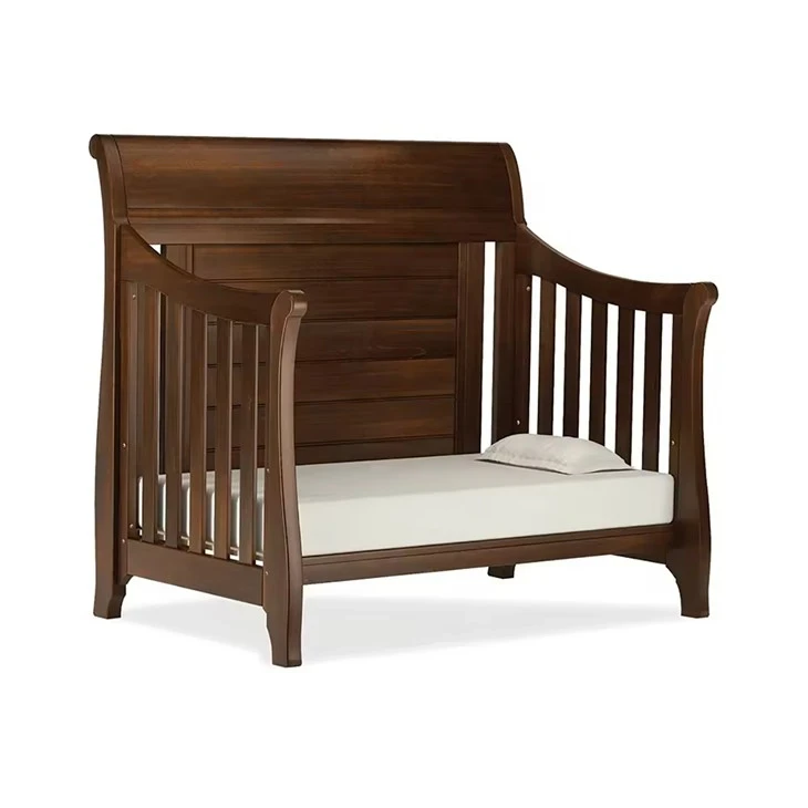 Cuna de bebé trineo de madera